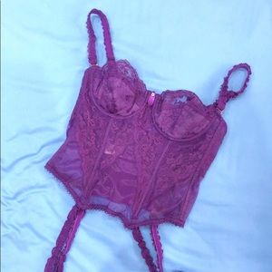 ISO vintage bustier / corset